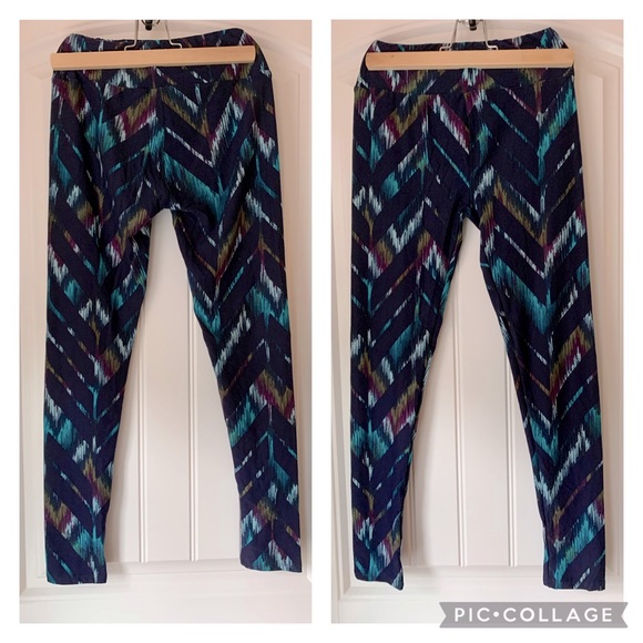 NWOT Lularoe Navy pattern  Leggings - Picture 1 of 3